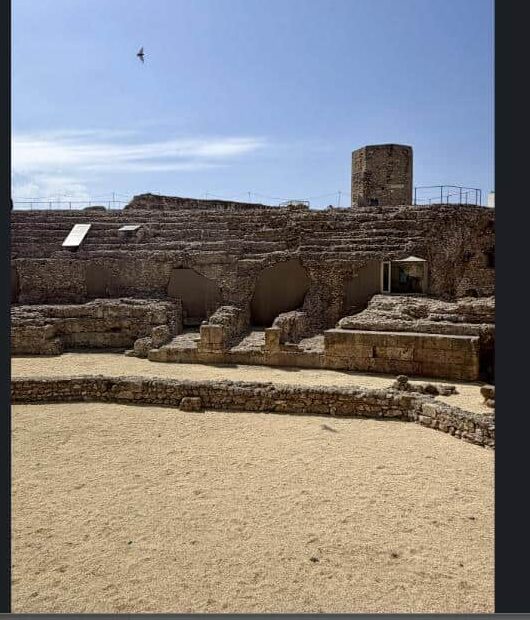 Vestiges de l'amphithéâtre romain de Tarragone visités pendant la convention Nuvia